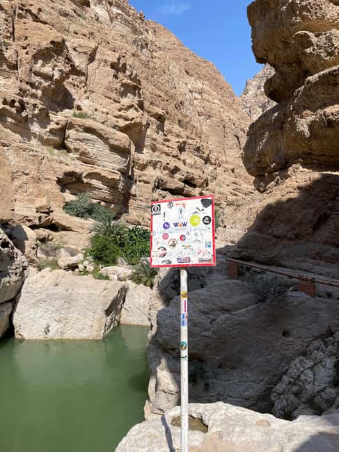 Immagine nº 8 di Muscat: tour privato di un giorno intero di Wadi Shab e Bimmah Sinkhole attività a Governatorato di Ash Sharqiyah Sud, caricata dal fornitore