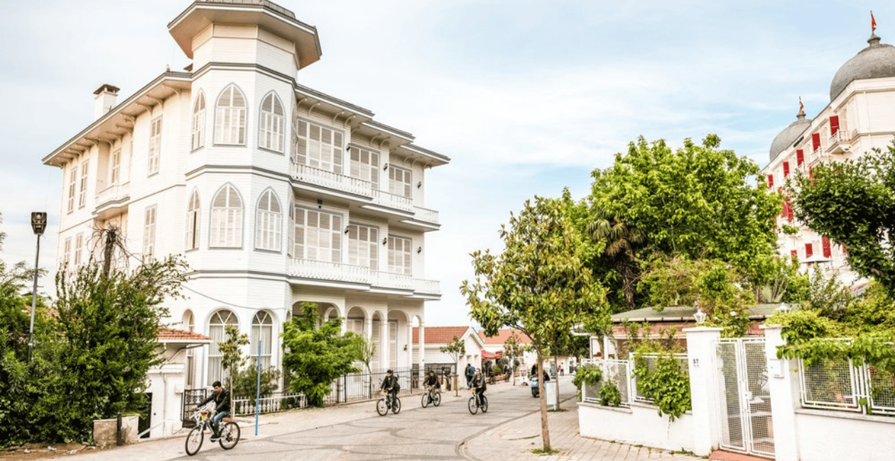 Immagine nº 4 di Istanbul: Tour delle Isole dei Principi con Heybeliada e Büyükada attività a Istanbul, caricata dal fornitore