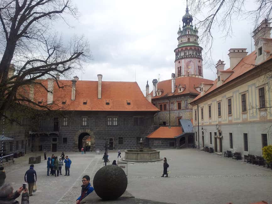 Cesky Krumlov içindeki Prag'dan: Kale Girişli Tam Günlük Cesky Krumlov Turu etkinliğinin tedarikçi tarafından yüklenen 6 no'lu görseli