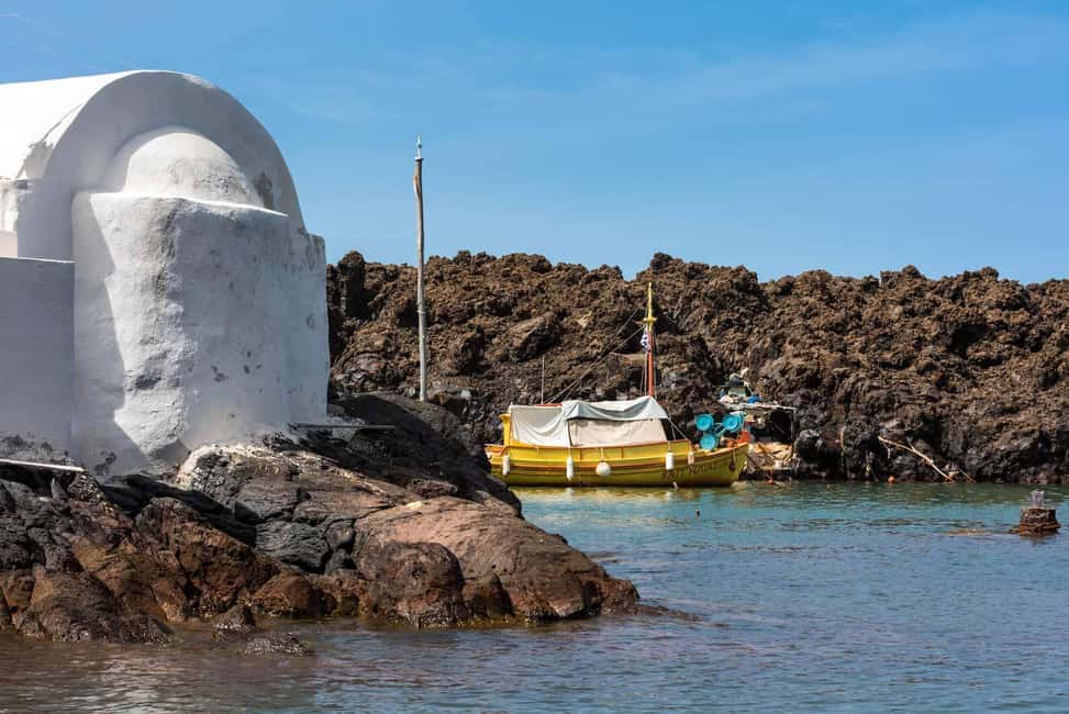 Immagine nº 25 di Porto di Santorini: Crociera al vulcano, alle sorgenti termali e a Thirassia attività a Fira, caricata dal fornitore