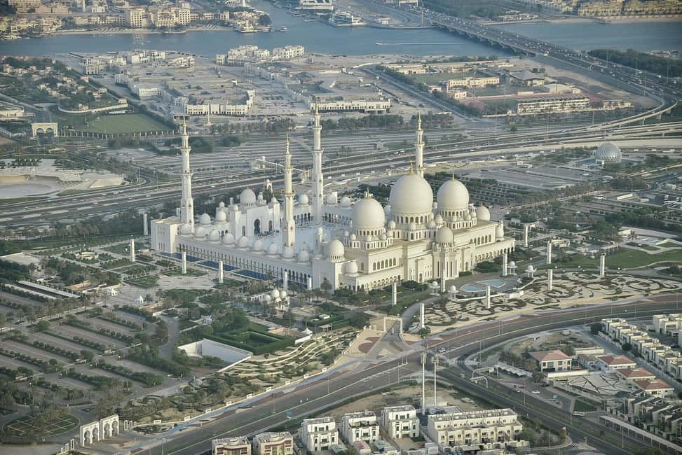 image n.3 of Abu Dhabi: Shared Helicopter Tour activity in Abu Dhabi, uploaded by supplier