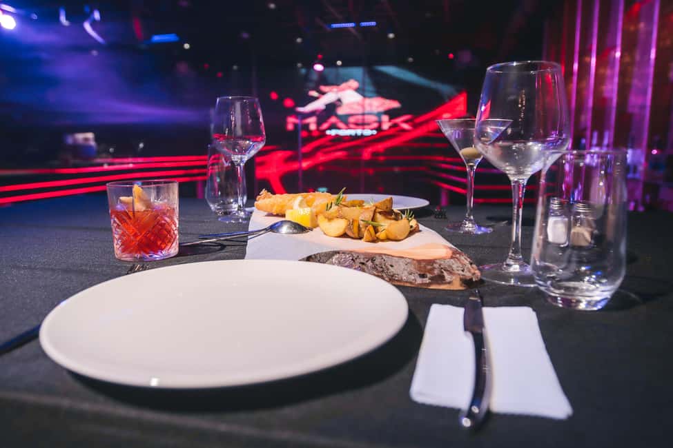 imagem n.12 de Porto: Jantar com shows de cabaré e pólo atividade em Porto, Portugal, carregada pelo fornecedor
