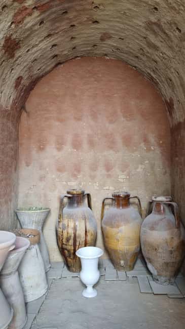 image n.7 of Grottaglie: Shape ceramics at the potter's wheel activity in Grottaglie, uploaded by supplier