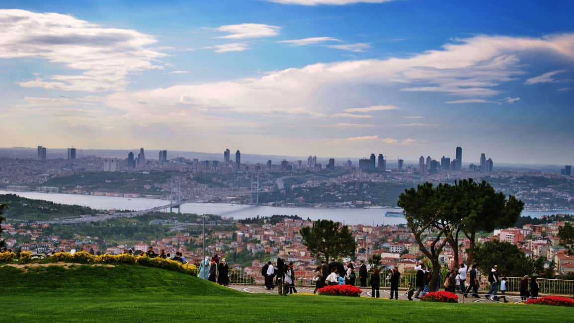 imagem n.1 de Cruzeiro pelo Bósforo e excursão pelos dois continentes com guia local atividade em Istambul, carregada pelo fornecedor