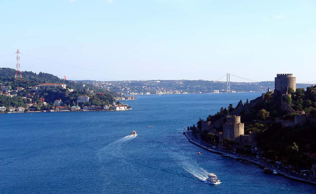 imagem n.2 de Cruzeiro pelo Bósforo e excursão pelos dois continentes com guia local atividade em Istambul, carregada pelo fornecedor