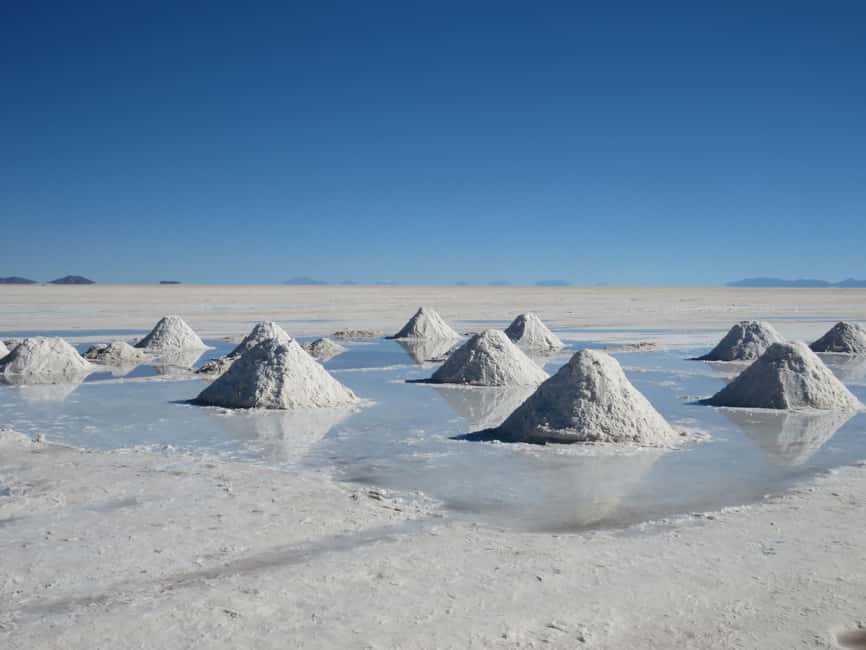 imagem n.4 de De La Paz: excursão de 1 dia e 1 noite ao Salar de Uyuni de avião atividade em Potosí, carregada pelo fornecedor