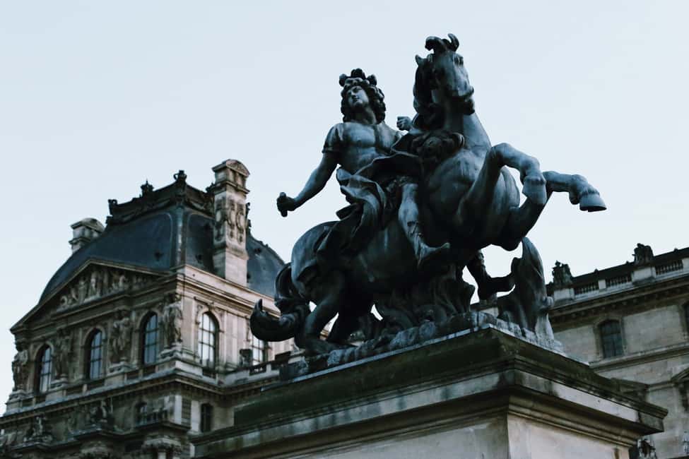 Image N°9 de Centre-ville de Paris avec Notre-Dame et le Louvre Semi-privé 8 personnes activité à Paris, publiée par le prestataire