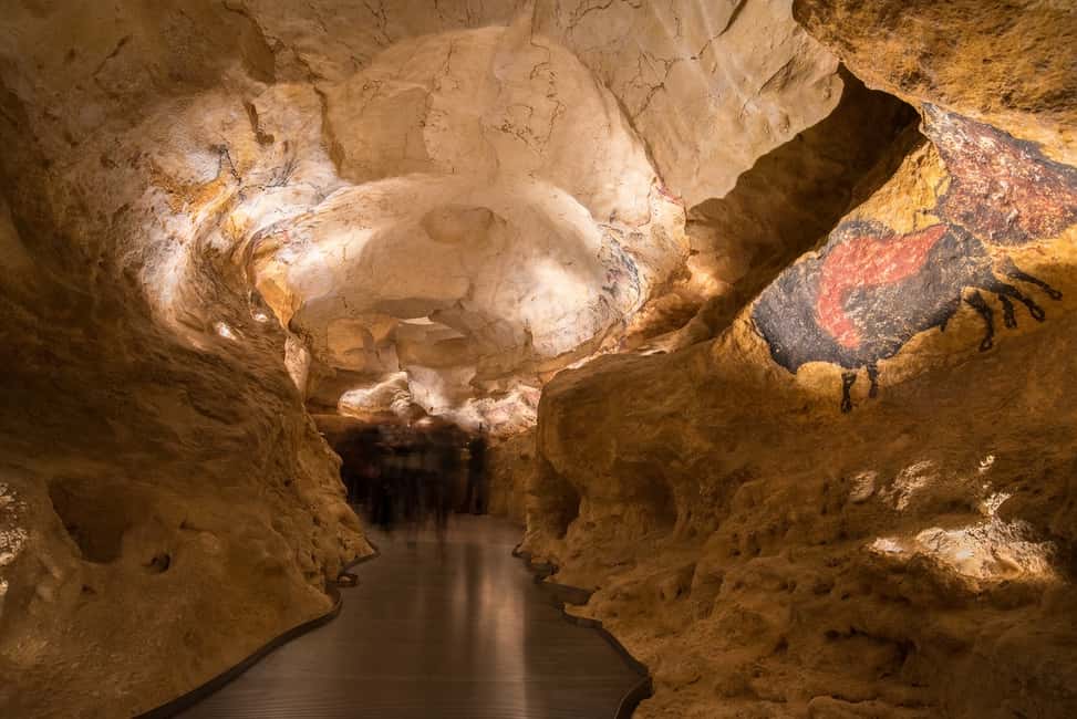 Image N°2 de Au départ de Sarlat-la-Canéda : Visite d'une jounée de Lascaux IV et de l'art pariétal activité à Fleurac, publiée par le prestataire