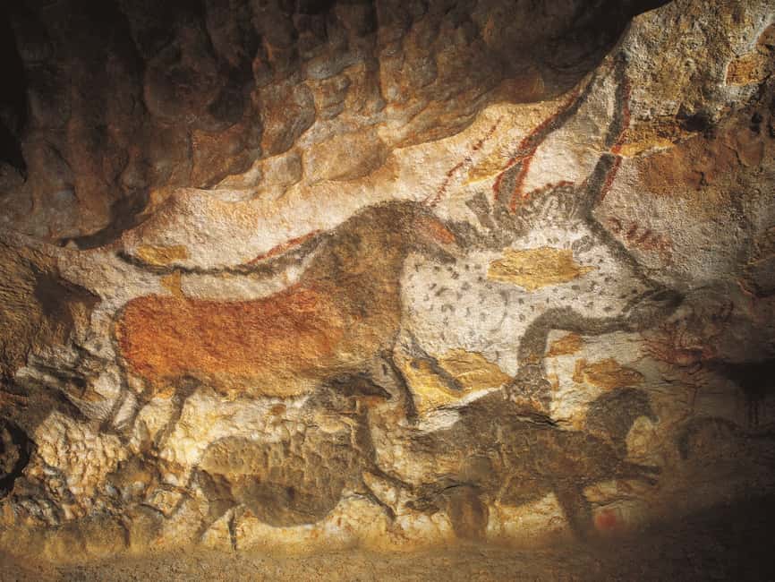 Image N°3 de Au départ de Sarlat-la-Canéda : Visite d'une jounée de Lascaux IV et de l'art pariétal activité à Fleurac, publiée par le prestataire