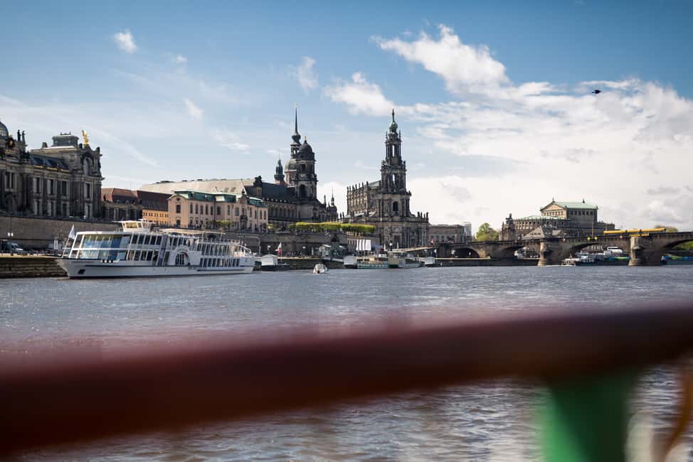 imagem n.4 de Dresden: Passeio de barco pelo rio atividade em Alemanha, carregada pelo fornecedor