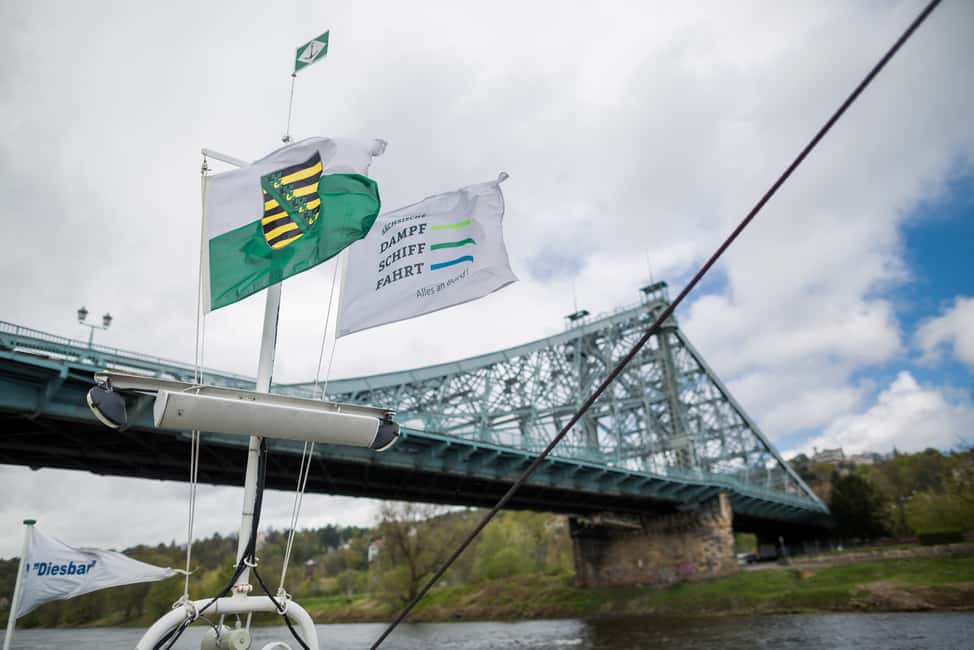 imagem n.10 de Dresden: Passeio de barco pelo rio atividade em Alemanha, carregada pelo fornecedor