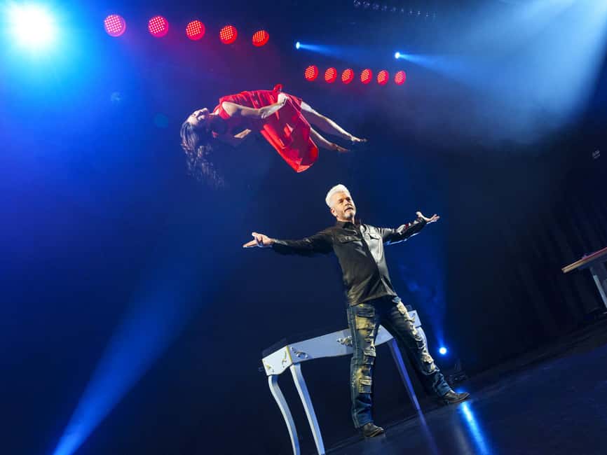 image n.2 of Niagara Falls, Canada: Wild Magic Show Ticket activity in Niagara Falls, Ontario, uploaded by supplier