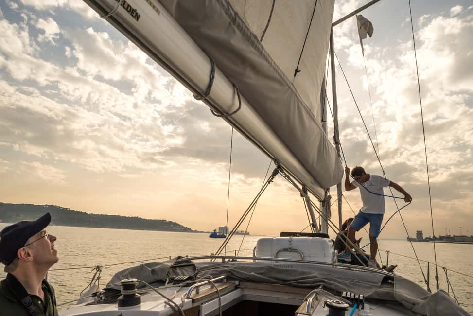 image n.7 of Lisbon: Private Sunset Cruise on the Tagus River with Drink activity in Lisbon, uploaded by supplier