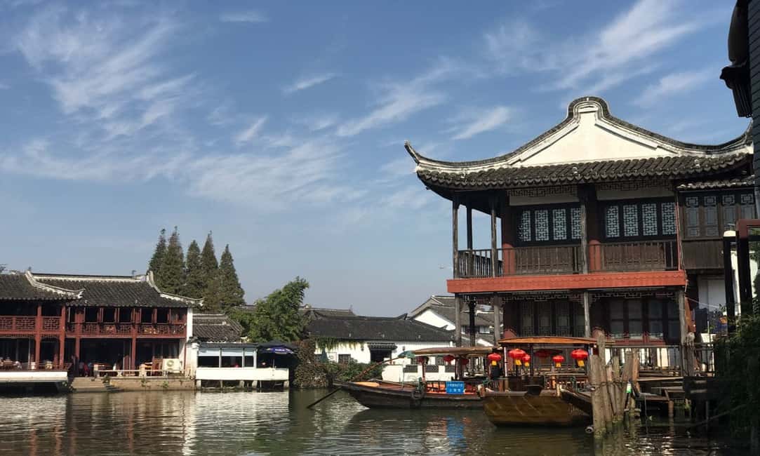 imagen n.º 3 de Lo más destacado de Shanghai y la Ciudad del Agua de Zhujiajiao Tour privado actividad en Shanghái, subida por el proveedor