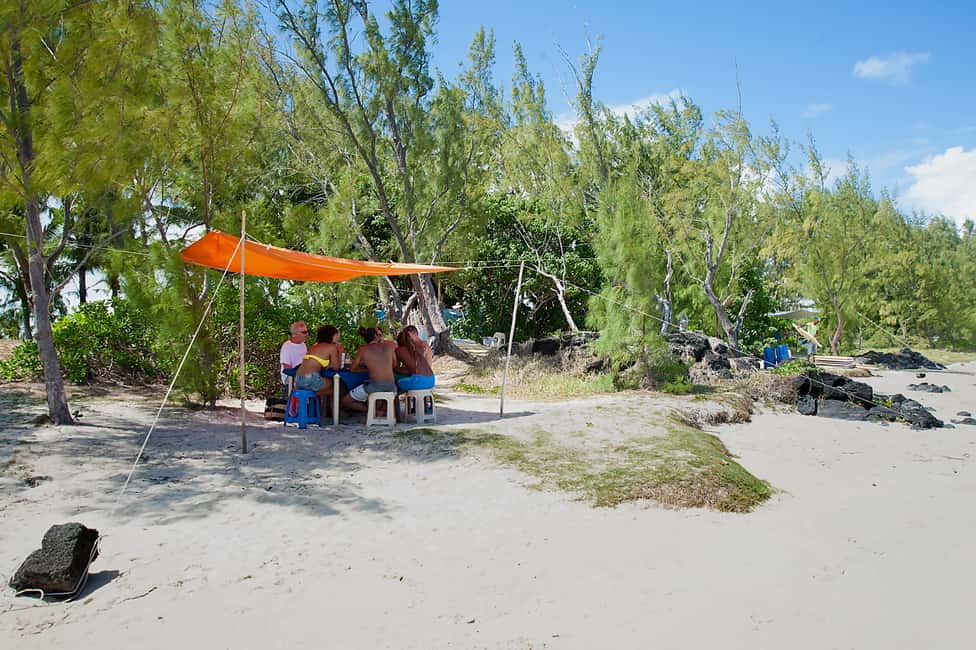 Image N°19 de Maurice : Visite d'une jounée en bateau à moteur à l'île aux Cerfs & BBQ activité à Maurice, publiée par le prestataire