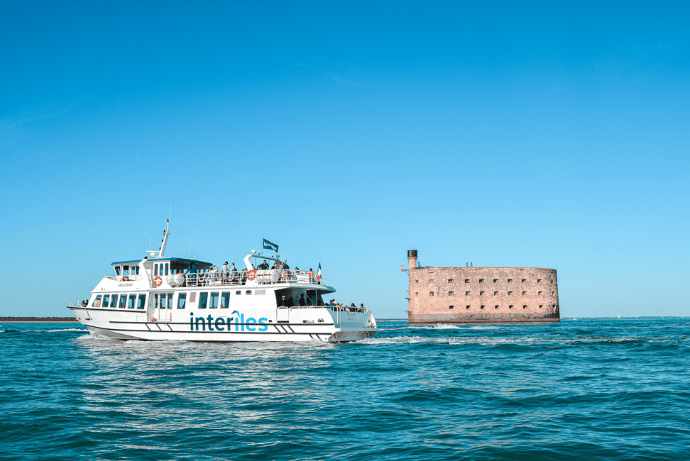 Bild Nr. 1 von La Rochelle: Geführte Bootsfahrt zum Fort Boyard Aktivität in La Rochelle, hochgeladen vom Anbieter