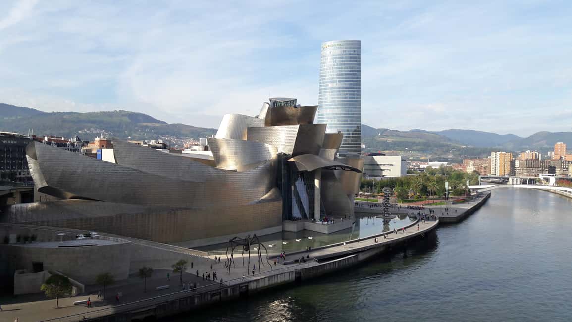 imagen n.º 1 de Desde San Sebastián: Bilbao y Museo Guggenheim Tour privado actividad en Bilbao, subida por el proveedor