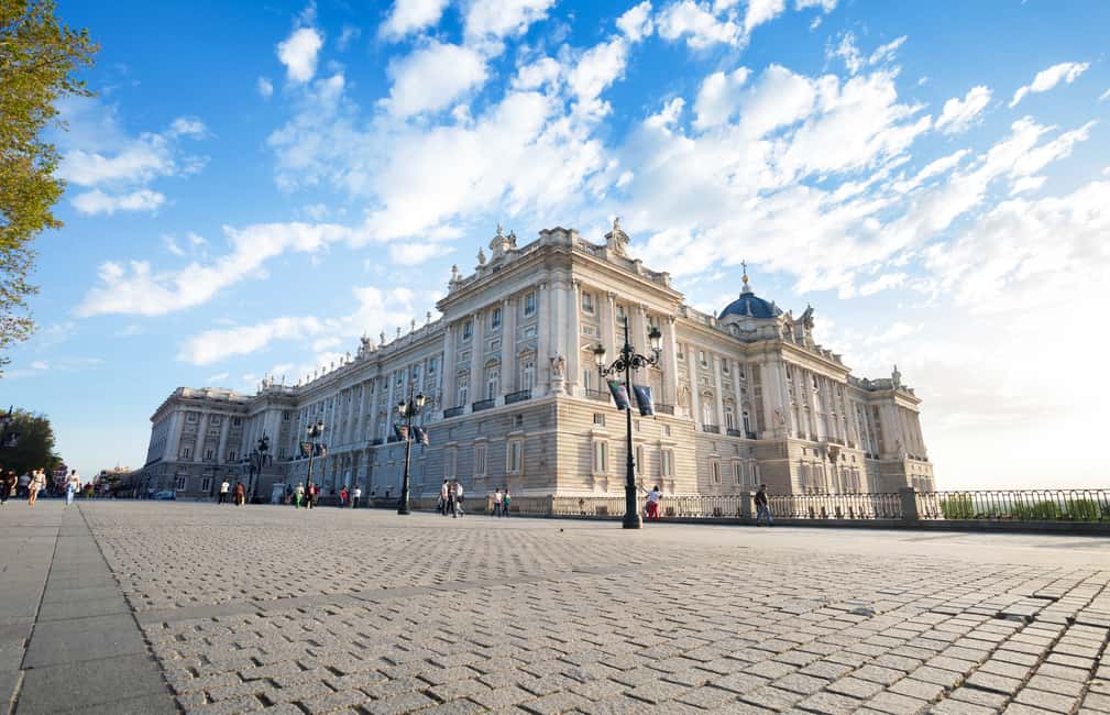 image n.2 of Madrid: Royal Palace Guided Tour with Skip-the-Line Entry activity in Madrid, uploaded by supplier