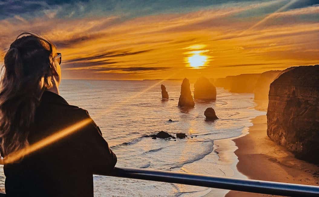 imagem n.1 de Excursão ao pôr do sol na Great Ocean Road - Menos multidões, mais magia atividade em Melbourne, carregada pelo fornecedor