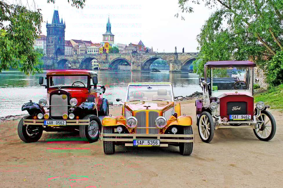 Bild Nr. 1 von Prag: 1,5-stündige Oldtimer Tour Aktivität in Prag, hochgeladen vom Anbieter