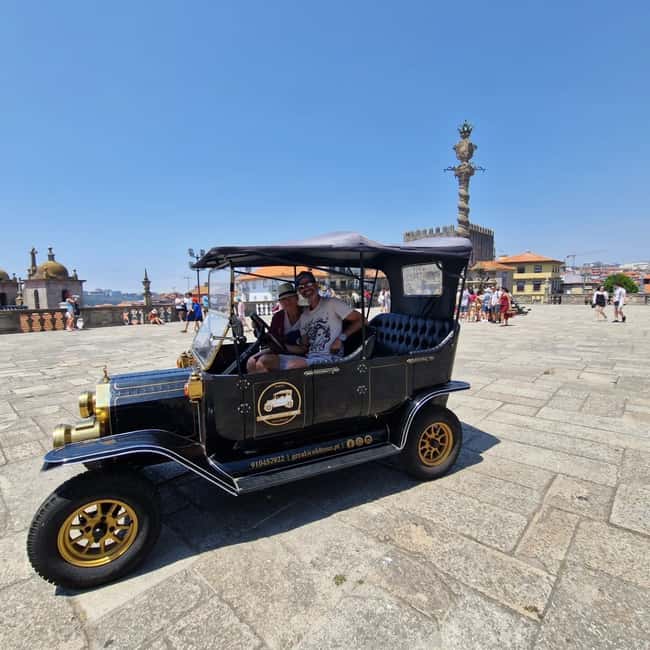 imagem n.9 de Porto:Tour particular pela cidade histórica num Ford T clássico atividade em Porto, Portugal, carregada pelo fornecedor