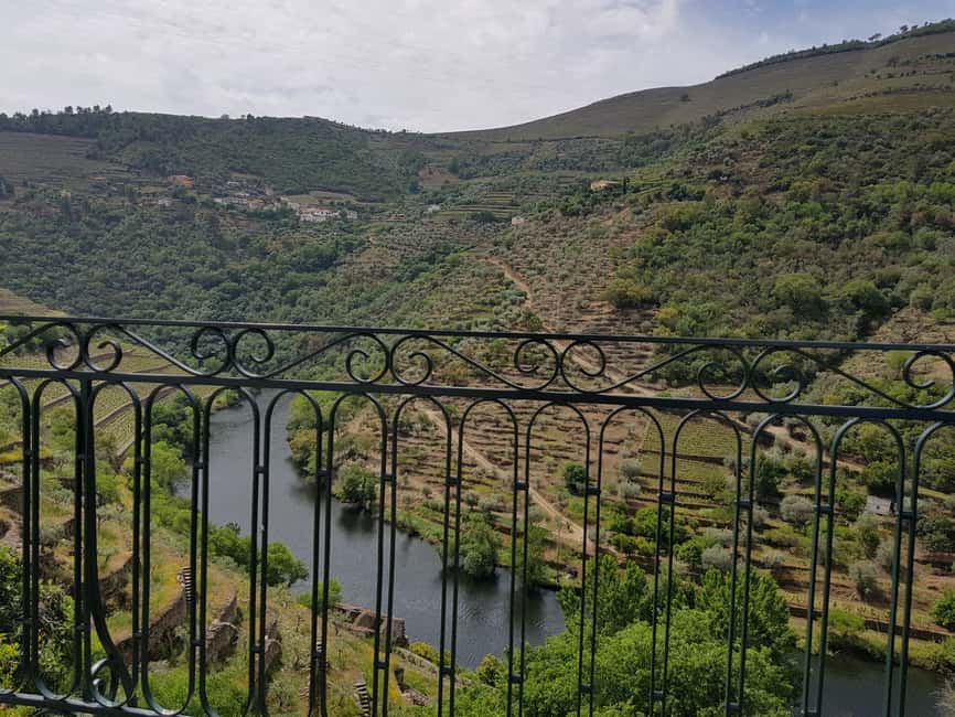 Bild Nr. 14 von Porto: 3 Douro Valley Vineyards Tour mit Mittagessen Aktivität in Região Norte, hochgeladen vom Anbieter