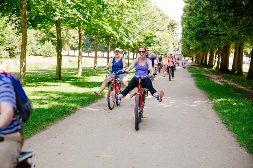 Image N°2 de Depuis Paris : Visite du château et des jardins de Versailles à vélo avec billets activité à Paris, publiée par le prestataire