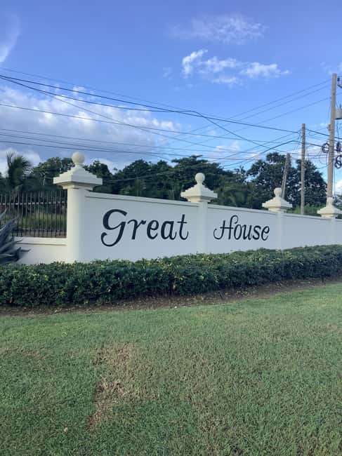 imagem n.1 de Montego Bay: Visita à Casa Grande de Rose Hall atividade em Montego Bay, carregada pelo fornecedor