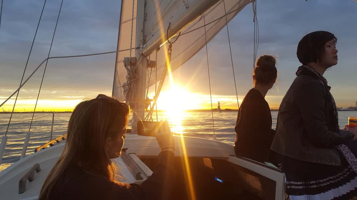 Immagine nº 2 di Crociera in Dhow al tramonto attività a Mascate, caricata dal fornitore