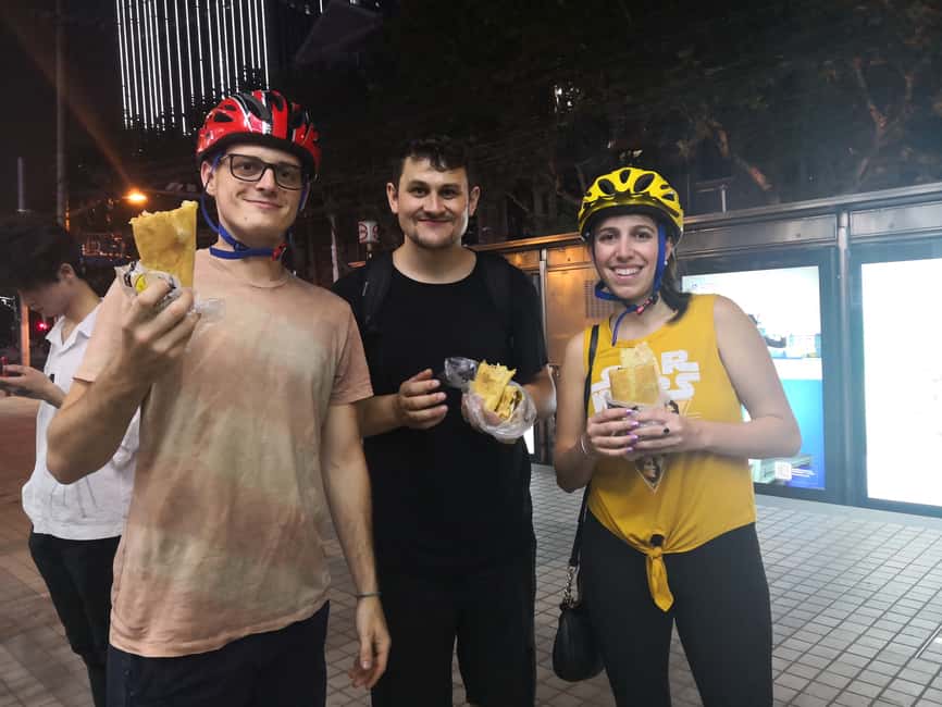Image N°2 de Shanghai : 4 heures d'aventure dans la vie nocturne et de dégustation à vélo activité à Shanghaï, publiée par le prestataire