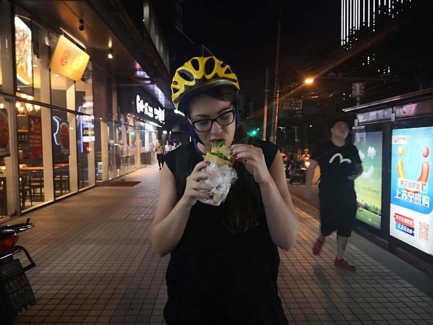 Image N°14 de Shanghai : 4 heures d'aventure dans la vie nocturne et de dégustation à vélo activité à Shanghaï, publiée par le prestataire