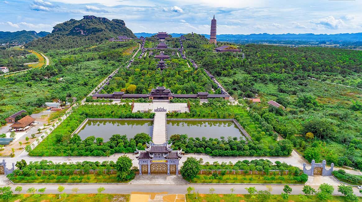 image n.7 of From Hanoi: Bai Dinh, Trang An, and Mua Cave Full-Day Tour activity in Ninh Binh, uploaded by supplier