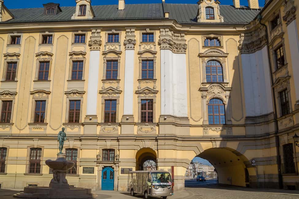 bild nr.4 av Wroclaw: 2-timmars privat guidad tur med elbil aktivitet i Wroclaw, uppladdad av arrangören