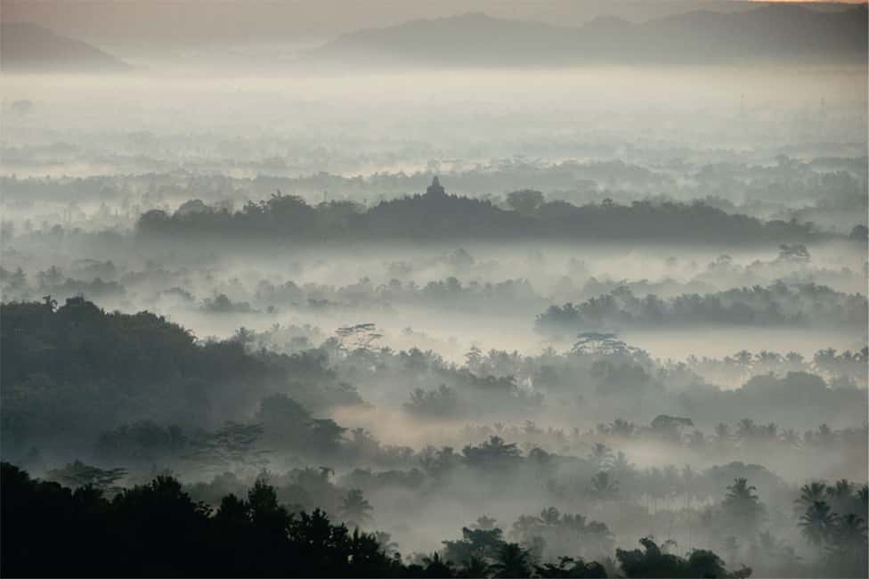 image n.2 of From Yogyakarta: Borobudur Sunrise on Setumbu Hill activity in Kota Magelang, uploaded by supplier