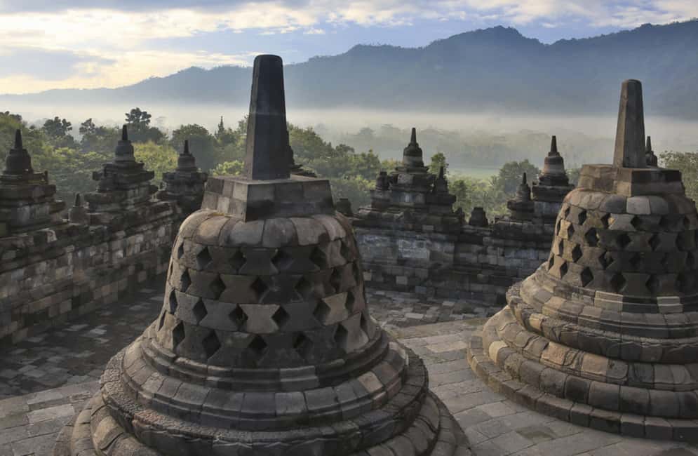image n.8 of From Yogyakarta: Borobudur Sunrise on Setumbu Hill activity in Kota Magelang, uploaded by supplier