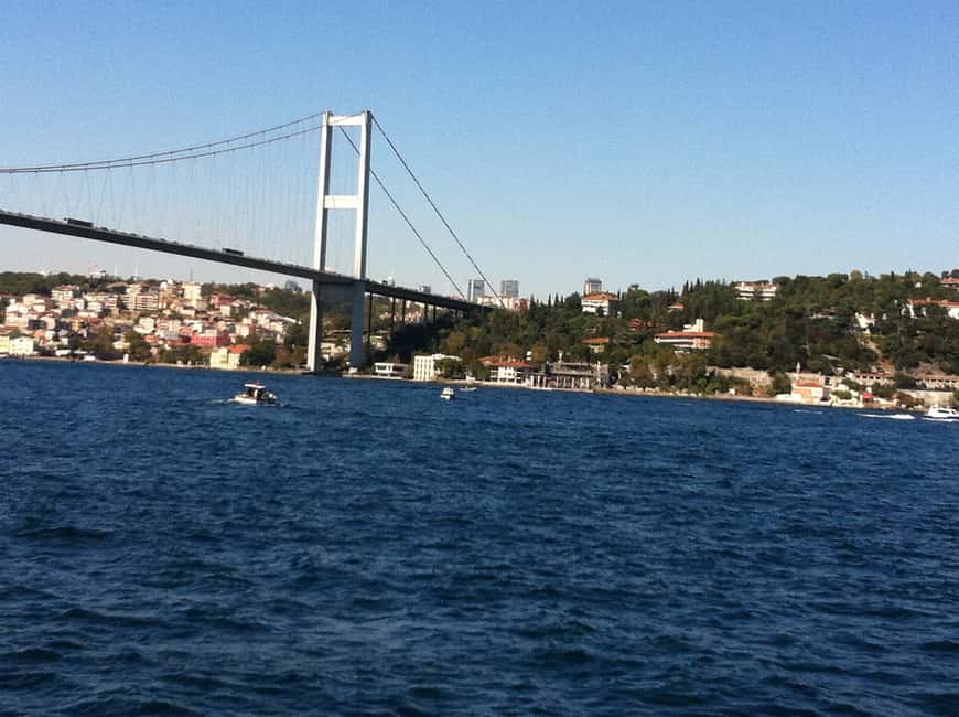 imagem n.2 de Istambul: Passeio de barco pelo Bósforo e dois continentes com almoço atividade em Istambul, carregada pelo fornecedor