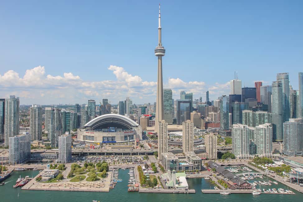 Obraz nr 2 z atrakcji Toronto: Wycieczka prywatnym helikopterem dla dwojga w Toronto, przesłany przez organizatora
