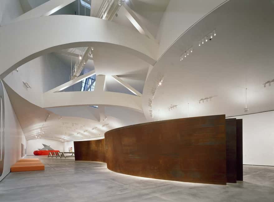 image n.4 of Bilbao: Guggenheim Museum Private Guided Visit activity in Bilbao, uploaded by supplier