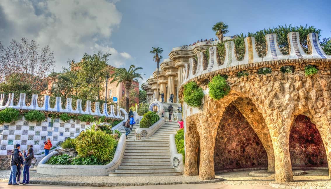 imagem n.1 de Barcelona: Visita guiada ao Parque Güell atividade em Barcelona, carregada pelo fornecedor