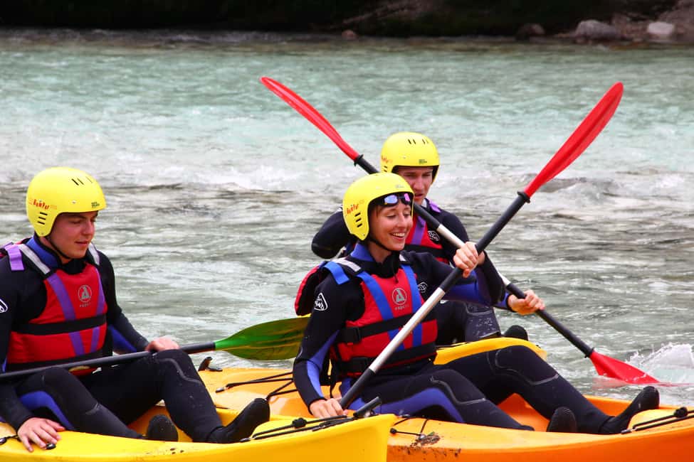 imagem n.3 de Soča: Experiência de caiaque no rio Soča com fotos atividade em Eslovênia Central, carregada pelo fornecedor