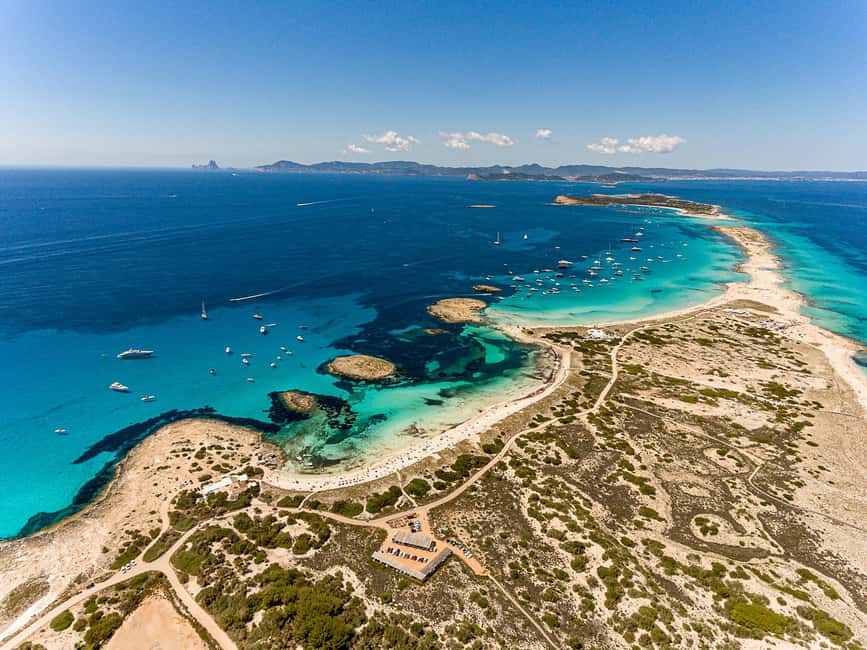 Image N°98 de Ibiza : croisière premium d'une journée à Formentera en catamaran activité à Sant Josep de sa Talaia, publiée par le prestataire