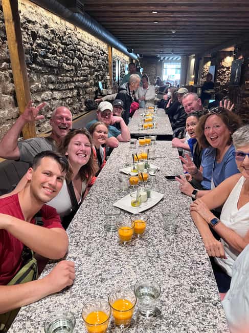 Immagine nº 1 di Tallinn: tour a piedi tra cibo e storia attività a Tallinn, caricata dal fornitore