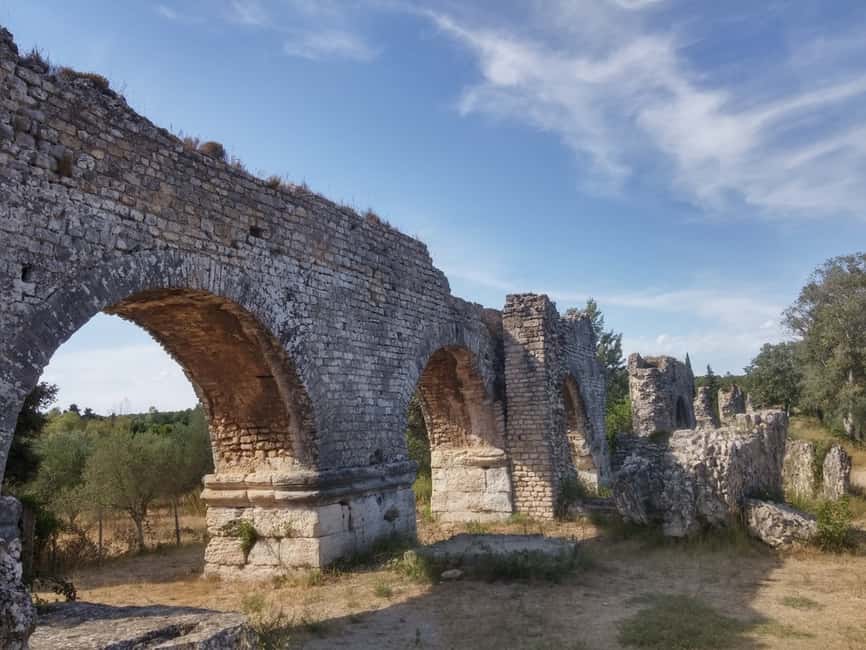 imagem n.3 de De Marselha: Excursão de 1 dia aos vinhos de Les Baux de Provence atividade em Saint-Rémy-de-Provence, carregada pelo fornecedor