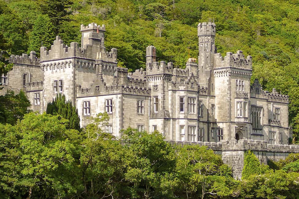 Image N°1 de Au départ de Galway : Connemara et abbaye de Kylemore : visite d'une jounée guidée activité à Connacht, publiée par le prestataire