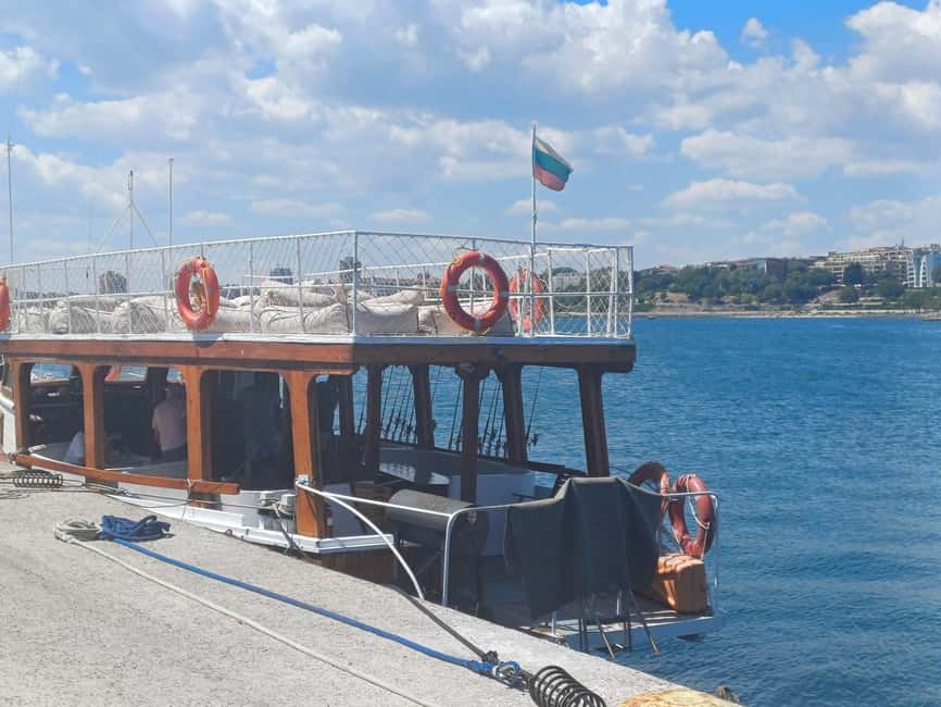 imagen n.º 2 de Desde Obzor: tour en barco de 4 horas con barbacoa y tiempo libre en Nessebar actividad en Nesebar, subida por el proveedor