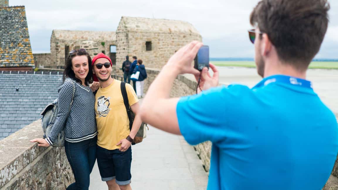 imagem n.3 de De Paris: Tour em pequenos grupos pelo Mont St Michel e prova de sidra atividade em Normandia, carregada pelo fornecedor