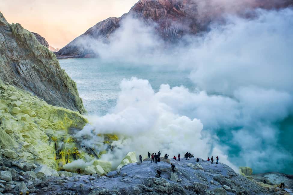 image n.1 of From Bali: 24-Hour Kawah Ijen Blue Flames, Dinner & Room activity in Java, uploaded by supplier