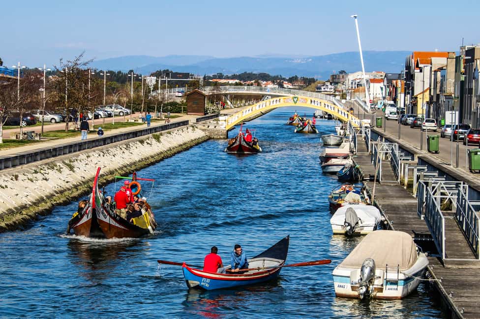 Bild Nr. 3 von Aveiro: Traditionelle Moliceiro Bootstour Aktivität in Aveiro, hochgeladen vom Anbieter