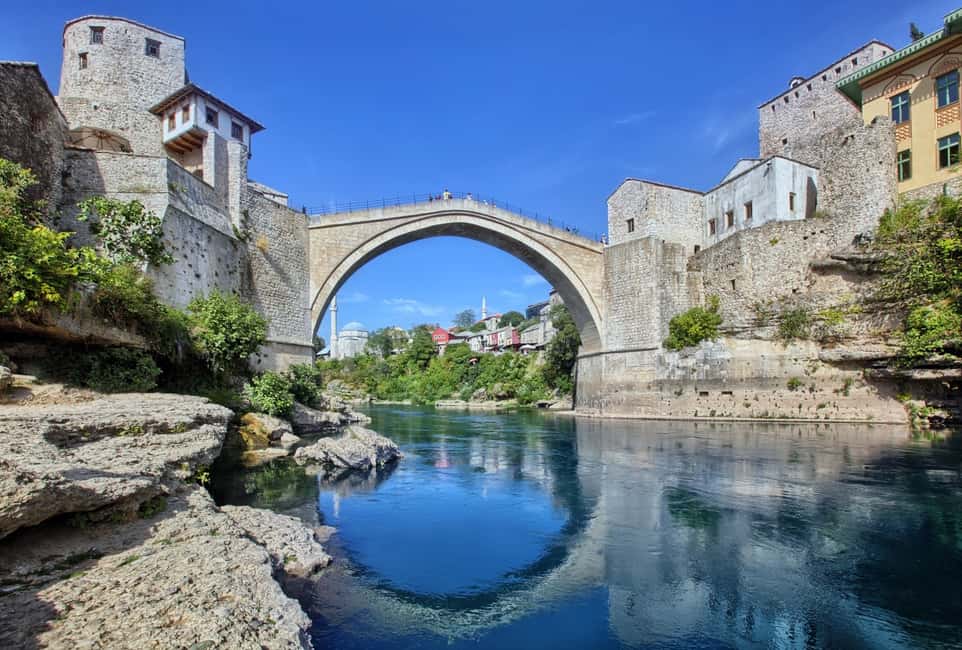 Immagine nº 1 di Da Dubrovnik: Tour privato di Mostar e delle cascate di Kravice attività a Bosnia Erzegovina, caricata dal fornitore