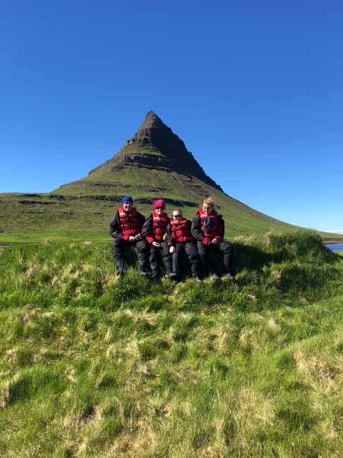 bild nr.2 av Grundarfjörður: Kajakäventyr dagtid på berget Kirkjufell aktivitet i Västisland, uppladdad av arrangören